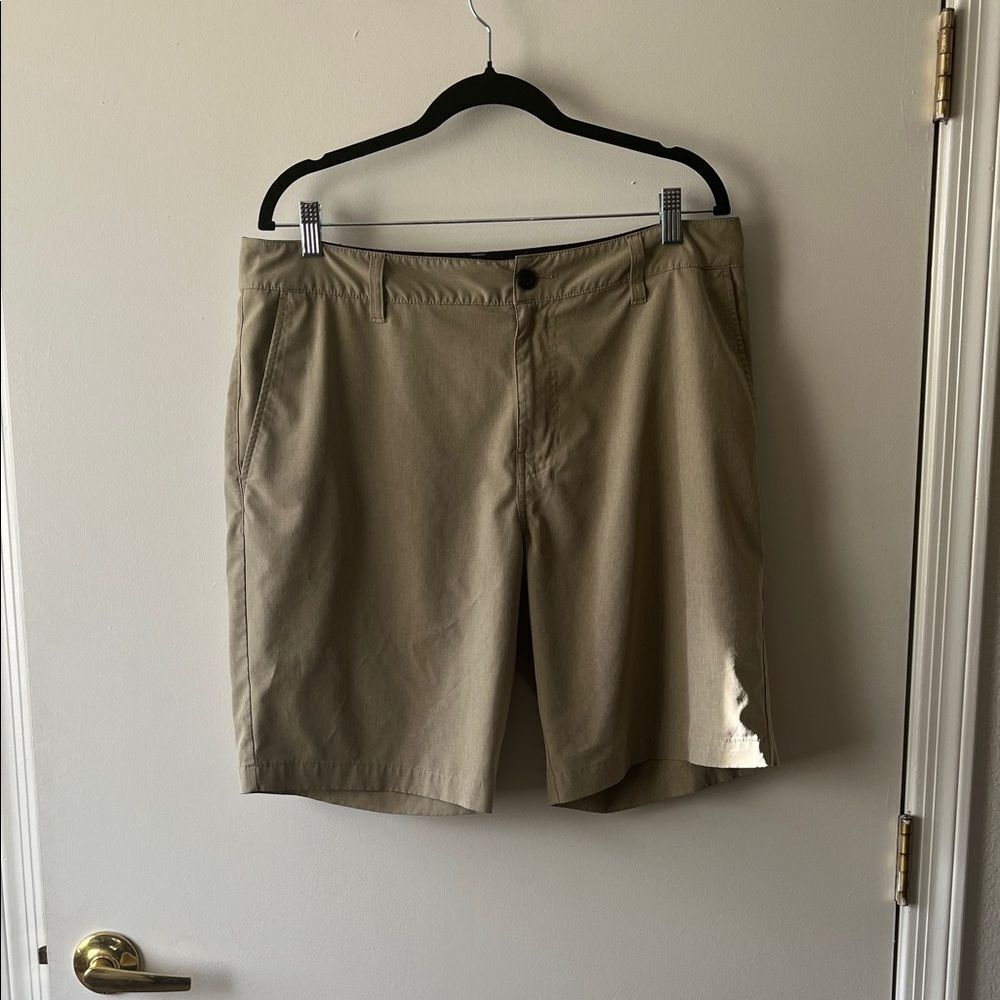 RSQ Men's Khaki Flat Front Hybrid Shorts size 34 GUC
